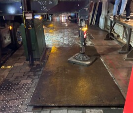 566875774 - Truck and Crane Hire UK