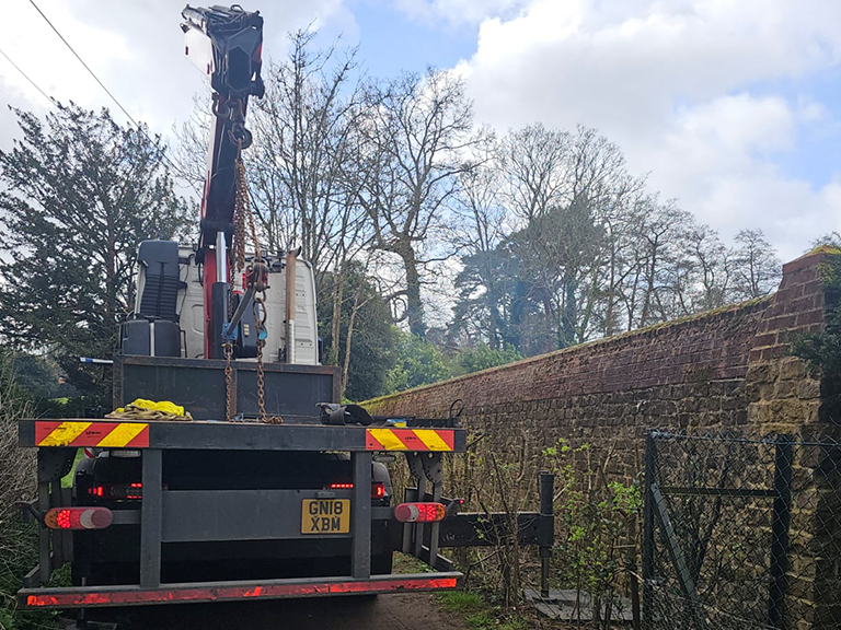 restricted access crane lifting